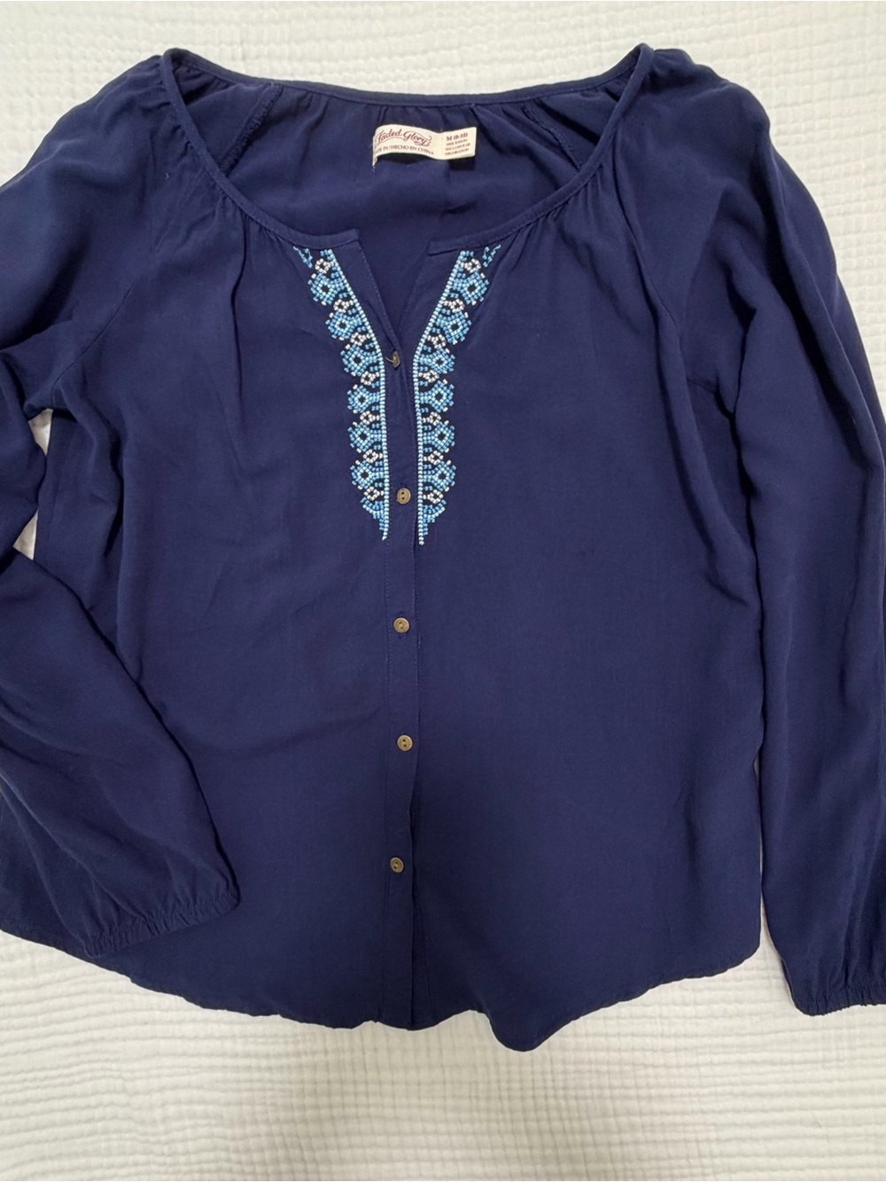 Faded Glory neckline accented intricate blue and white embroidery boho Y2K Sz M